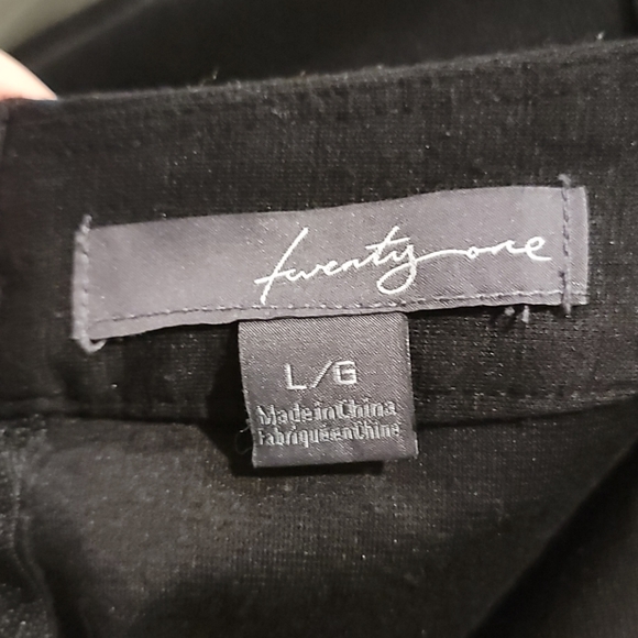 Thick Fabric Black Zip Skirt - Picture 3 of 3